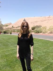 Julie 01.jpg