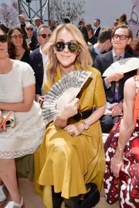 Christian+Dior+Front+Row+Paris+Fashion+Week+rRwyCvPpAaYl.jpg