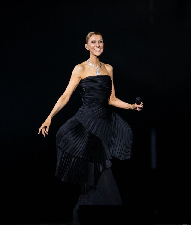 celine-dion-paris-return-06.jpg